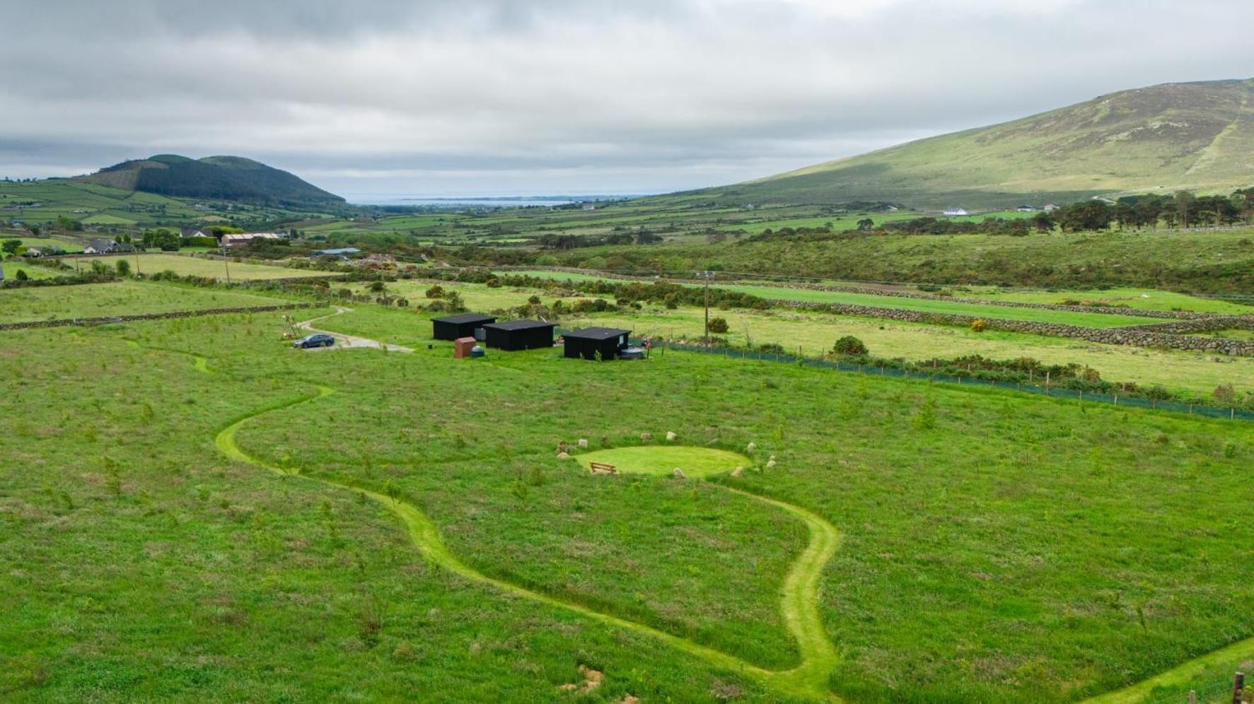 Hotel Oakwood Glamping Mourne Mountains à Moyad Extérieur photo